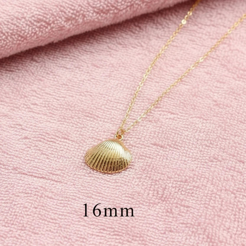 Beach Babe Necklace - Frosted Feminine