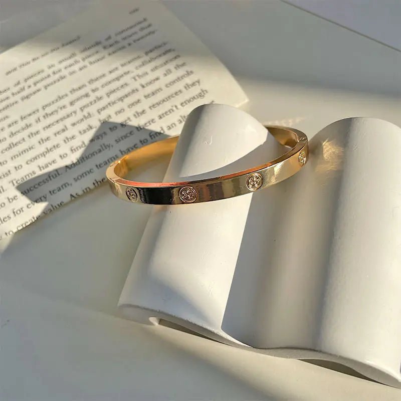 Lumière Bracelet - Frosted Feminine