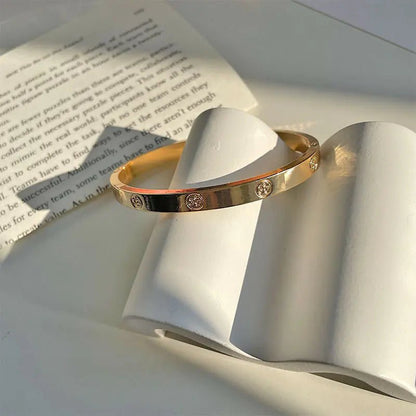 Lumière Bracelet - Frosted Feminine