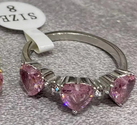 Queen of Hearts Ring - Frosted Feminine