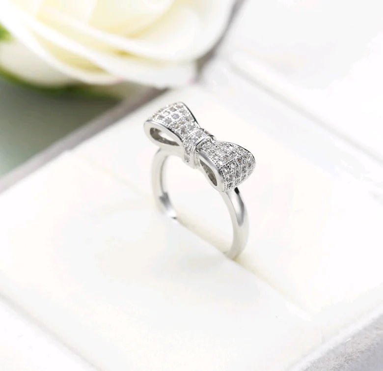 Silver Ribbon Ring - Frosted Feminine